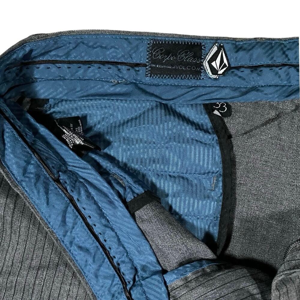 Y2K Volcom Striped Board Shorts - 33x11 - Picture 3 of 4